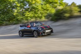 ราคาอย่างเป็นทางการ MINI John Cooper Works Convertible รุ่นใหม่ เปิดราคาที่ 3,599,000 บาท