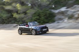 ราคาอย่างเป็นทางการ MINI John Cooper Works Convertible รุ่นใหม่ เปิดราคาที่ 3,599,000 บาท