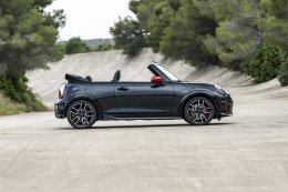 ราคาอย่างเป็นทางการ MINI John Cooper Works Convertible รุ่นใหม่ เปิดราคาที่ 3,599,000 บาท