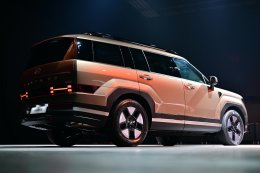 ฮุนได พลิกโฉมวงการ SUV ไทย! เปิดตัว The all-new SANTA FE  ชูดีไซน์ Boxy พร้อมสร้างมาตรฐานใหม่ที่เหนือกว่า : ราคาเริ่ม 1.59 ล้านบาท รับประกันแบตไฮบริด 8 ปี