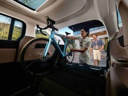 XPENG X9 Executive Special Color Edition: เมื่อ "ยานอวกาศ" อัปเกรดความดุด้วยสี Matte Gray ราคา 2.539 ล้านบาท