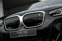 เปิดราคาอย่างเป็นทางการ iX3 M Sport (Inspiring) 2,999,000 บาท, iX3 M Sport (Pro) 3,699,000 บาท