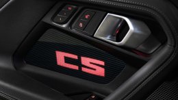 เจาะลึก BMW M2 CS (G87) ปี 2026: พลังดิบ, น้ำหนักเบาหวิว, ขับหลังเร้าใจ พร้อมสปอยเลอร์หางเป็ดสุดเฉี่ยว