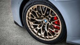 เจาะลึก BMW M2 CS (G87) ปี 2026: พลังดิบ, น้ำหนักเบาหวิว, ขับหลังเร้าใจ พร้อมสปอยเลอร์หางเป็ดสุดเฉี่ยว
