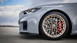 เจาะลึก BMW M2 CS (G87) ปี 2026: พลังดิบ, น้ำหนักเบาหวิว, ขับหลังเร้าใจ พร้อมสปอยเลอร์หางเป็ดสุดเฉี่ยว