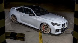 เจาะลึก BMW M2 CS (G87) ปี 2026: พลังดิบ, น้ำหนักเบาหวิว, ขับหลังเร้าใจ พร้อมสปอยเลอร์หางเป็ดสุดเฉี่ยว