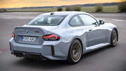 เจาะลึก BMW M2 CS (G87) ปี 2026: พลังดิบ, น้ำหนักเบาหวิว, ขับหลังเร้าใจ พร้อมสปอยเลอร์หางเป็ดสุดเฉี่ยว