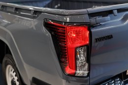 Toyota Hilux TRAVO Standard Cab 4TREK 4WD  ราคาจำหน่ายสุดเร้าใจ เริ่ม 774,000 บาท (6MT) และ 826,000 บาท (6AT) กระบะตอนเดียวขับสี่สายลุยตัวจริง