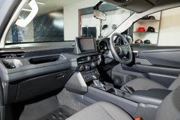 Toyota Hilux TRAVO Standard Cab 4TREK 4WD  ราคาจำหน่ายสุดเร้าใจ เริ่ม 774,000 บาท (6MT) และ 826,000 บาท (6AT) กระบะตอนเดียวขับสี่สายลุยตัวจริง