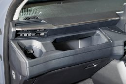 Toyota Hilux TRAVO Standard Cab 4TREK 4WD  ราคาจำหน่ายสุดเร้าใจ เริ่ม 774,000 บาท (6MT) และ 826,000 บาท (6AT) กระบะตอนเดียวขับสี่สายลุยตัวจริง