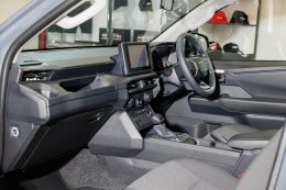 Toyota Hilux TRAVO Standard Cab 4TREK 4WD  ราคาจำหน่ายสุดเร้าใจ เริ่ม 774,000 บาท (6MT) และ 826,000 บาท (6AT) กระบะตอนเดียวขับสี่สายลุยตัวจริง