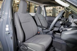 Toyota Hilux TRAVO Standard Cab 4TREK 4WD  ราคาจำหน่ายสุดเร้าใจ เริ่ม 774,000 บาท (6MT) และ 826,000 บาท (6AT) กระบะตอนเดียวขับสี่สายลุยตัวจริง