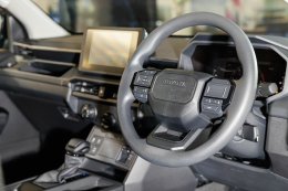 Toyota Hilux TRAVO Standard Cab 4TREK 4WD  ราคาจำหน่ายสุดเร้าใจ เริ่ม 774,000 บาท (6MT) และ 826,000 บาท (6AT) กระบะตอนเดียวขับสี่สายลุยตัวจริง