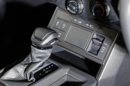 Toyota Hilux TRAVO Standard Cab 4TREK 4WD  ราคาจำหน่ายสุดเร้าใจ เริ่ม 774,000 บาท (6MT) และ 826,000 บาท (6AT) กระบะตอนเดียวขับสี่สายลุยตัวจริง