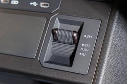 Toyota Hilux TRAVO Standard Cab 4TREK 4WD  ราคาจำหน่ายสุดเร้าใจ เริ่ม 774,000 บาท (6MT) และ 826,000 บาท (6AT) กระบะตอนเดียวขับสี่สายลุยตัวจริง