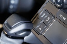 Toyota Hilux TRAVO Standard Cab 4TREK 4WD  ราคาจำหน่ายสุดเร้าใจ เริ่ม 774,000 บาท (6MT) และ 826,000 บาท (6AT) กระบะตอนเดียวขับสี่สายลุยตัวจริง