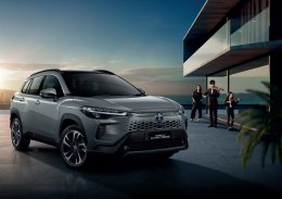 Corolla Cross 2026 อัปเกรดใหม่! GR Sport หล่อดุขึ้น พร้อมรุ่นเริ่มต้น HEV Smart ราคาต่ำล้าน