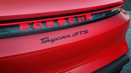 ปิดท้ายเจเนอเรชั่นที่สองของซีรี่ส์นี้  เปิดตัว The New Taycan GTS รุ่นอัปเกรดที่เพิ่มกำลังเป็น 690 แรงม้า! 