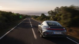 เปิดตัวอย่างเป็นทางการ New Porsche 911 Turbo S (type 992.2) ไฮบริดครั้งแรก 701 แรงม้า!