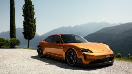 Porsche จัดให้ตามสั่ง! ลูกค้าชาวสวิสสั่งสร้าง Taycan Turbo GT คันเดียวในโลก หลังมี Taycan อยู่แล้วถึง 3 คัน