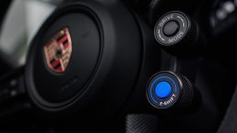 Porsche Taycan 2027 อัปเกรดใหญ่ เพิ่มเกียร์จำลอง 8 สปีด แบตใหญ่ขึ้น ชาร์จเร็ว 320 kW  หรือ
