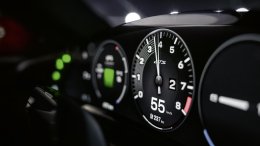 Porsche Taycan 2027 อัปเกรดใหญ่ เพิ่มเกียร์จำลอง 8 สปีด แบตใหญ่ขึ้น ชาร์จเร็ว 320 kW  หรือ