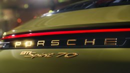 Porsche 911 Spirit 70 สปอร์ตเปิดประทุนรุ่นลิมิเต็ดที่พาเราย้อนยุคไปยังช่วงปี 1970s  1980s อย่างมีสไตล์ เปิดตัวพร้อมแนวคิด Heritage Design