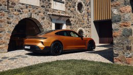 Porsche จัดให้ตามสั่ง! ลูกค้าชาวสวิสสั่งสร้าง Taycan Turbo GT คันเดียวในโลก หลังมี Taycan อยู่แล้วถึง 3 คัน