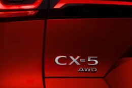 Mazda CX-5 2026: กลับมาใหม่ ใหญ่กว่าเดิม เท่กว่าเดิม...แต่ปุ่มหาย!