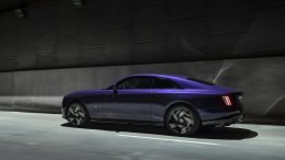 เปิดตัวอย่างเป็นทางการ Rolls-Royce Black Badge Spectre เริ่มต้น 41.5 ล้าน