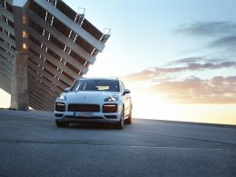 เปิดตัวThe new Porsche Cayenne E-Hybrid โฉมใหม่เริ่มต้นเพียงราคา 7.5 ล้านบาท!!!!