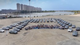 จัดพิธีส่งมอบ GEELY EX5 จำนวน 84 คัน ให้แก่ลูกค้ากลุ่มแรกของประเทศไทย ในวาระฉลองครอบรอบ 84 ปี กลุ่มธนบุรี