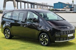 The new Hyundai STARIA Hybrid 11 ที่นั่ง เปิดราคา 2.099 ล้านบาท ชูคอนเซ็ปต์ "เดอะแบก" พร้อมลุยทุกภารกิจ