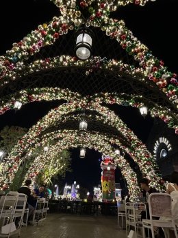 Chocolate Ville European Style Theme Park Restaurant & Disneyland Village + Liab Duan Night Marketc