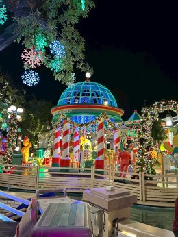 Chocolate Ville European Style Theme Park Restaurant & Disneyland Village + Liab Duan Night Marketc