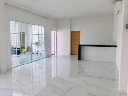 ศูนย์รับสร้างบ้านพันธ์ธนา ก่อสร้าง จำกัด 