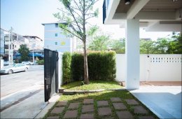 ศูนย์รับสร้างบ้านพันธ์ธนา ก่อสร้าง จำกัด 