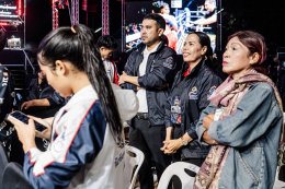 The program "Authentic Muay Thai" won the Outstanding Program award at the 40th Golden Television Awards.