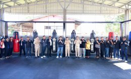 กองทุนพัฒนาการกีฬาแห่งชาติ ร่วมกับ บริษัท ท็อป คิงส์ บ็อกซิ่ง จำกัด จัดพิธีเปิด ศูนย์กีฬามวยไทยบ้านแวนโค้ง