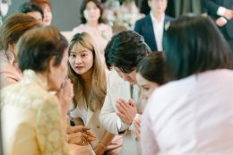 พิธีกรไทย–เกาหลี 