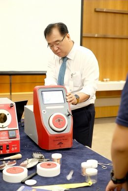 Seminar on using a lubricant analyzer