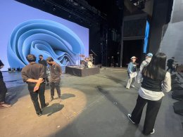 งานsetupเวที คอนเสิร์ต Heal Together  World Tour in Bangkok