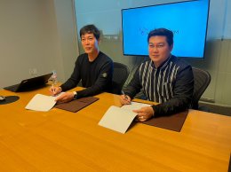 Visit and signging contract in korea