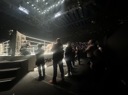 Interpreting work in the boxing ring of the One Championship program, Korean-English interpreter