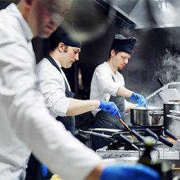 การบริหารธุรกิจครัวกลาง ตัวช่วยสู่ร้านอาหารแฟรนไชส์ Managing a Central Kitchen; A Key Aide for Franchise Restaurants