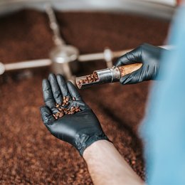 กระบวนการหมักกาแฟ: ศาสตร์แห่งการเสริมคุณภาพและสร้างเอกลักษณ์เฉพาะตัว Coffee Fermentation: A Scientific Approach to Enhancing Coffee Quality and Uniqueness