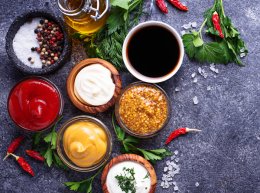 ซอสและเครื่องปรุงรส: ผสานรสชาติและวัฒนธรรมบนเวทีอาหารโลก Sauces & Seasonings: Where Flavor Meets Culture in Global Cuisine
