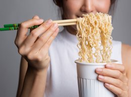 สำรวจอนาคตของบะหมี่กึ่งสำเร็จรูป: เทรนด์และนวัตกรรมล่าสุด Unlocking Trends: The Future Transformation of Instant Noodles
