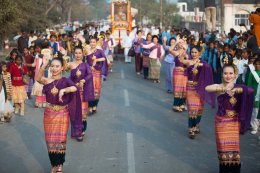 เจ้ามัลละกษัตริย์ร่วมขบวนอัญเชิญพระบรมสารีริกธาตุ สู่สาลวโนทยาน