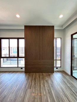 หมู่บ้านบุราสิริ กรุงเทพกรีฑา | งานออกแบบและตกแต่งภายใน พร้อมติดตั้งบิวท์อินเฟอร์นิเจอร์ครบวงจร